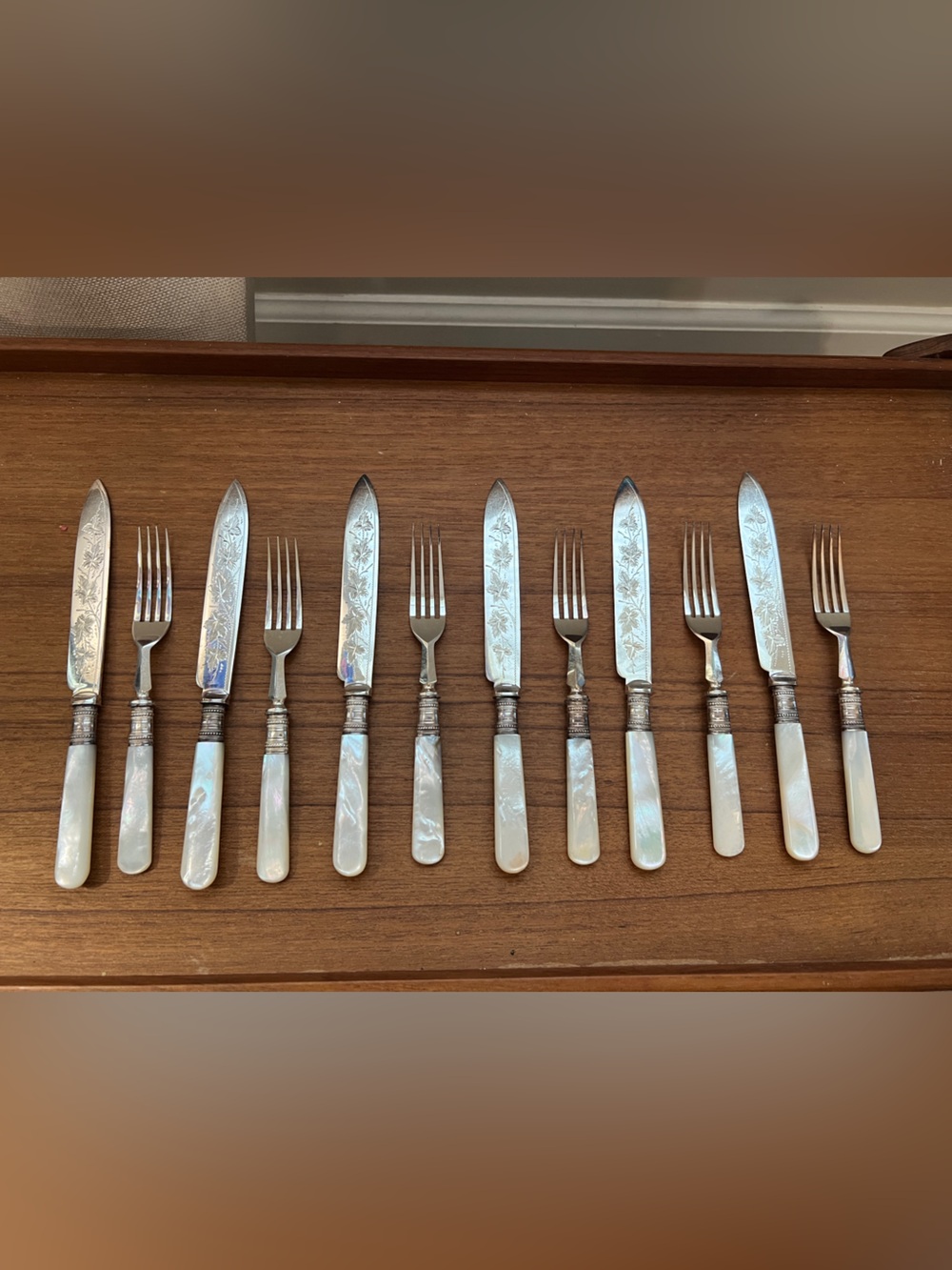 Antique English Table Set Fork Knife Silver Plated Mother Of Pearl ~ Leaves